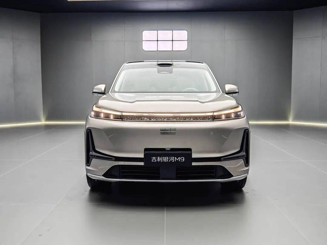 吉利銀河M9正式上市,比預期下調2萬!