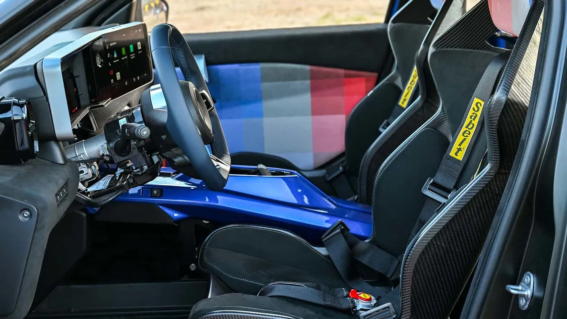 雷諾推出“小鋼炮”5 Turbo 3E:555馬力輪轂電機,漂移更輕松